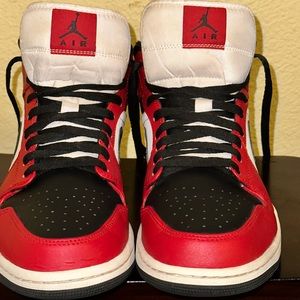 Size 10 Jordan 1 mid Chicago black toe